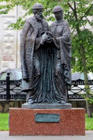 Тифлоэкскурсия по Кремлевскому саду: Памятник Петру и Февронии